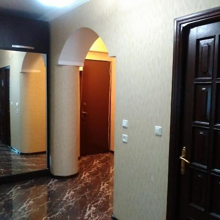 Apartment Жужуна บาทูมิ ภายนอก รูปภาพ