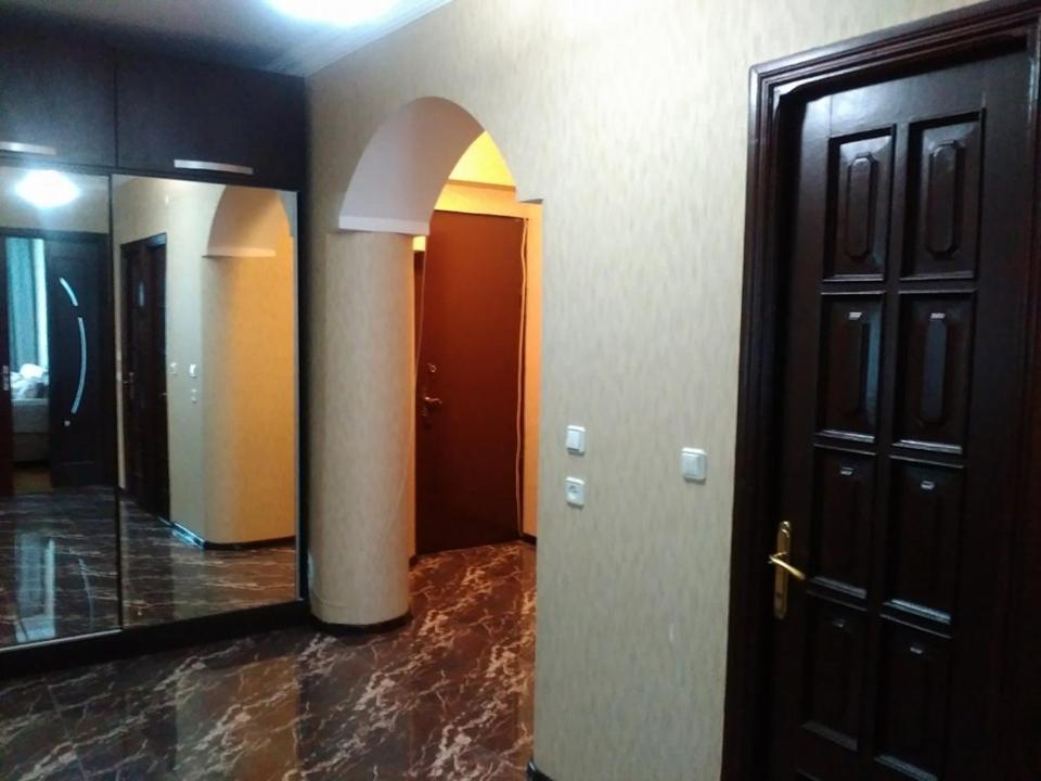 Apartment Жужуна บาทูมิ ภายนอก รูปภาพ