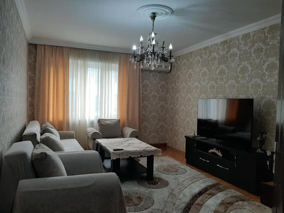 Apartment Жужуна บาทูมิ ภายนอก รูปภาพ