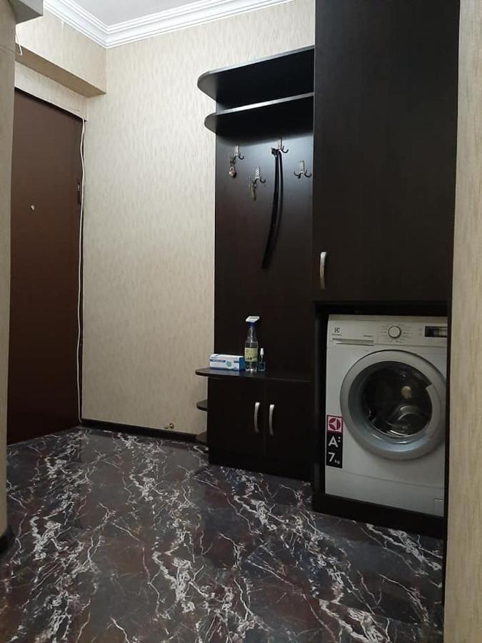 Apartment Жужуна บาทูมิ ภายนอก รูปภาพ