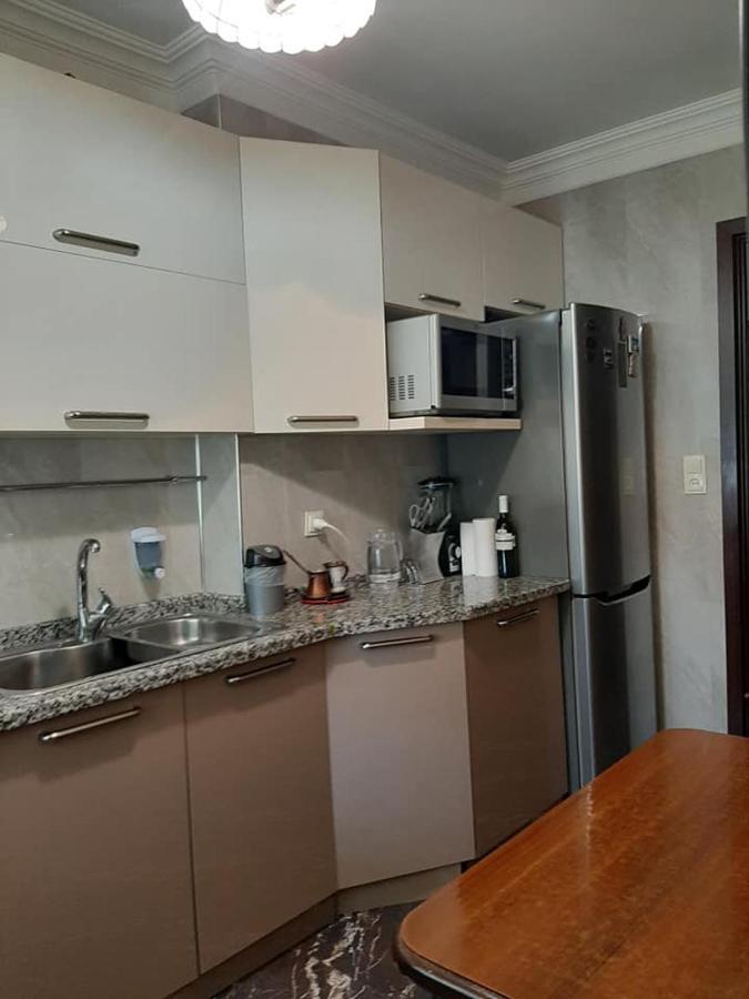 Apartment Жужуна บาทูมิ ภายนอก รูปภาพ