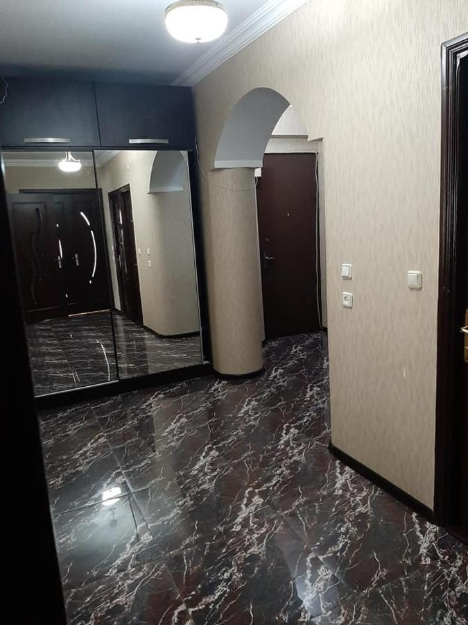 Apartment Жужуна บาทูมิ ภายนอก รูปภาพ